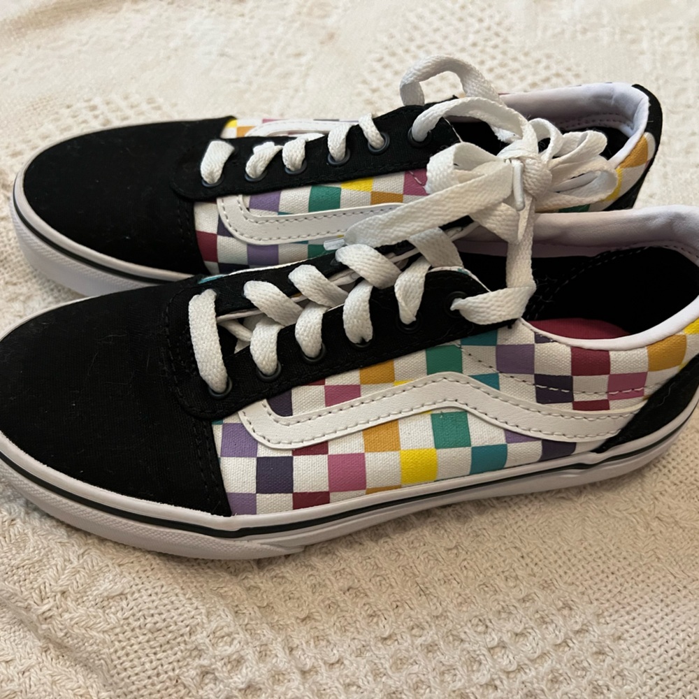 Vans Checkerboard Old Skool Size 2.  NWOB.